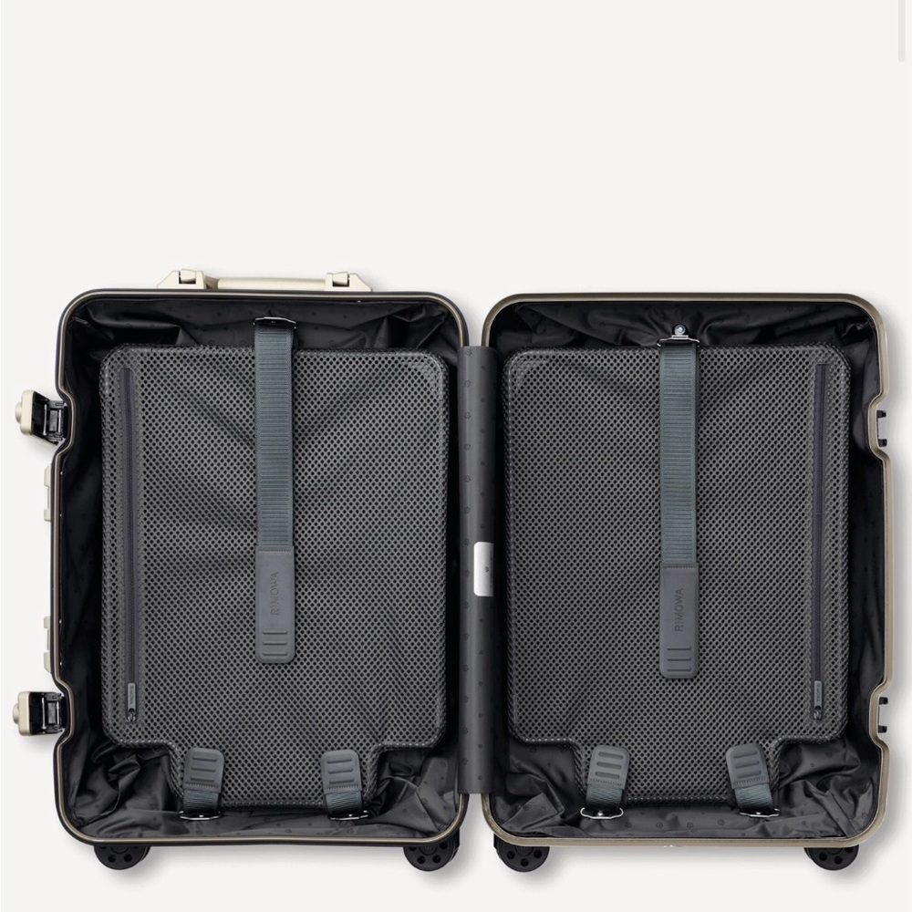 Silver and Gold Hard Shell Suitcase RIMOWA - Picture 5 of 5